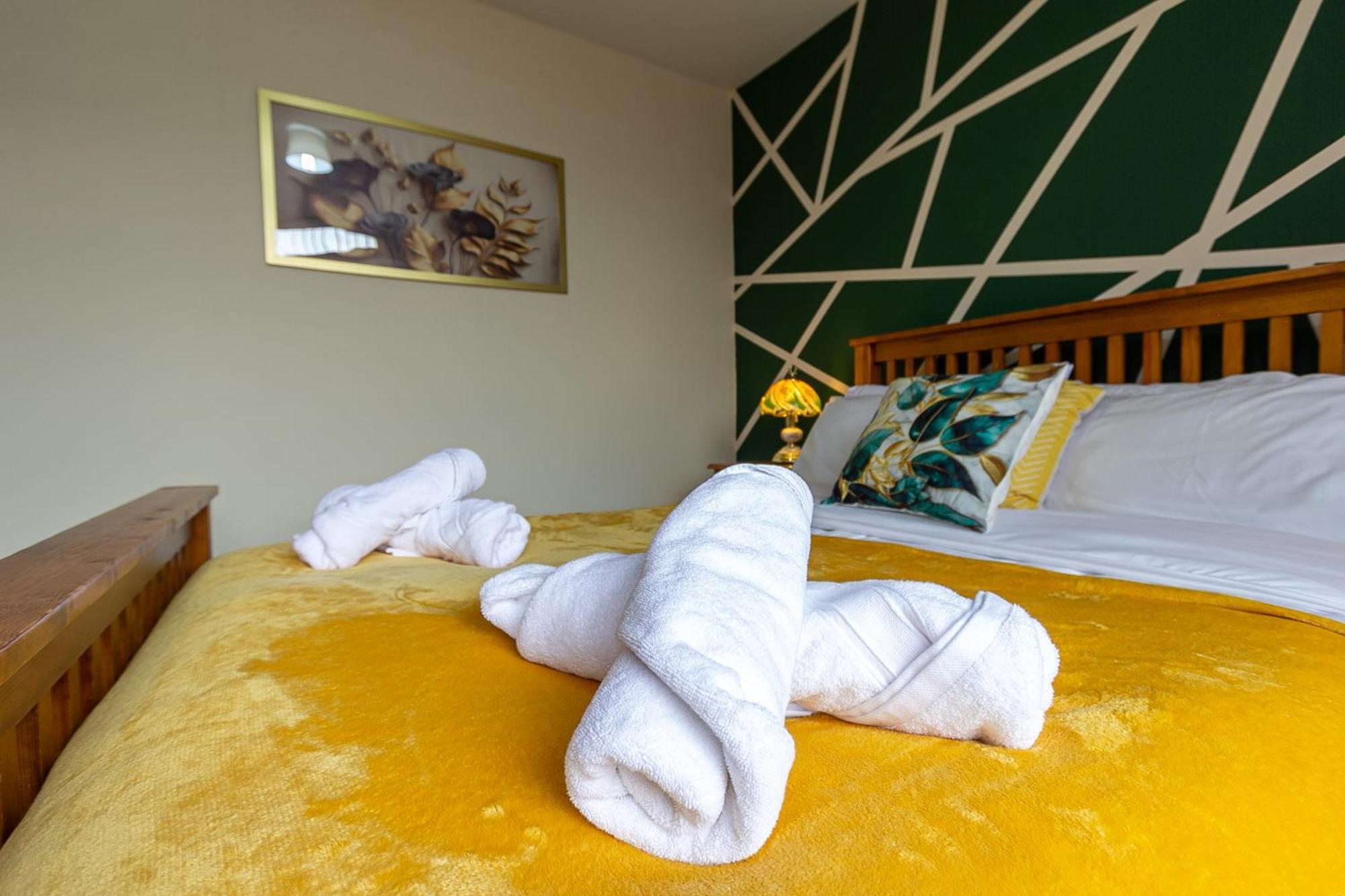 Bathway House - Free Secured Parking And Wifi Apartment Ковънтри Екстериор снимка