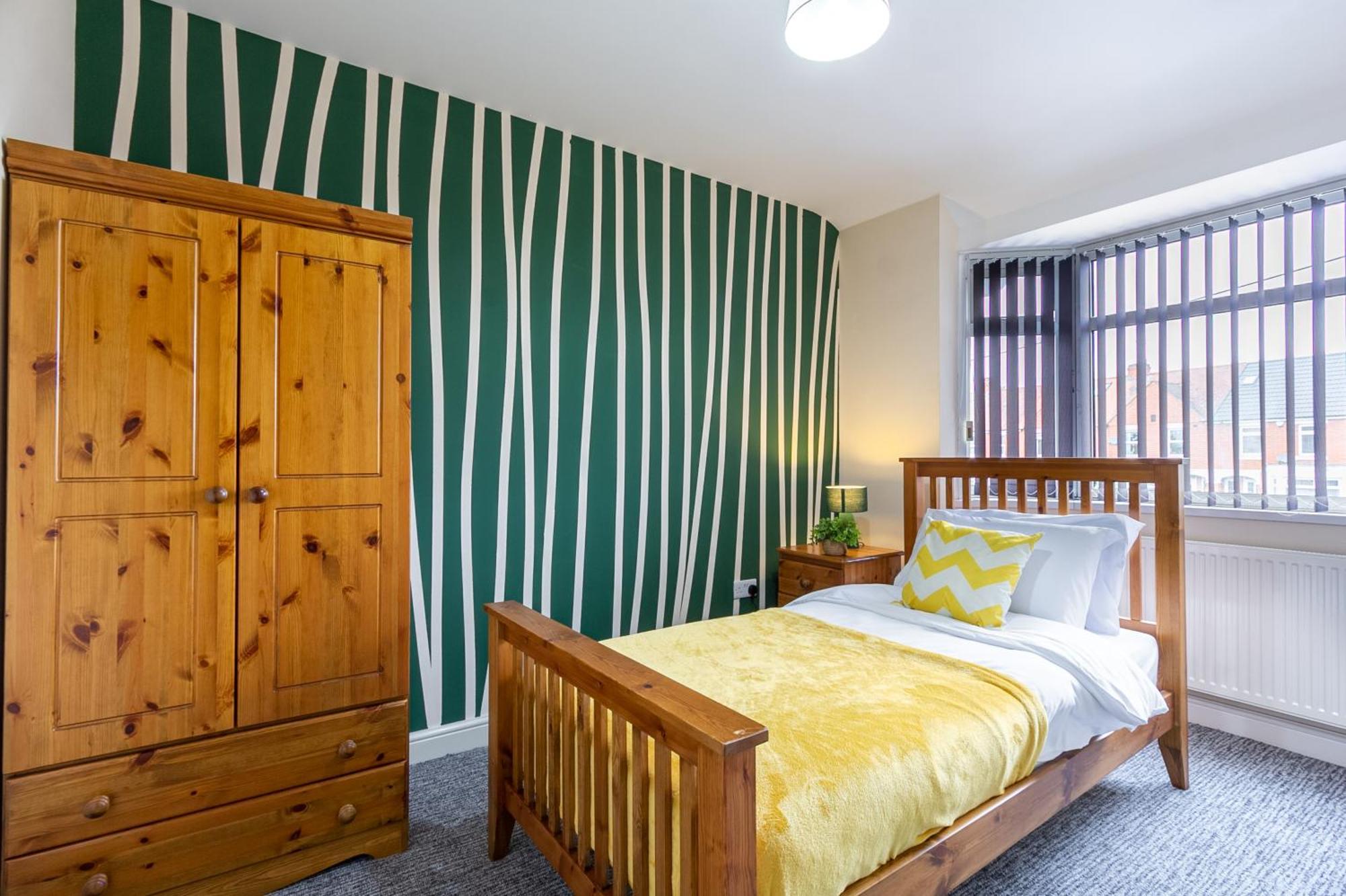 Bathway House - Free Secured Parking And Wifi Apartment Ковънтри Екстериор снимка