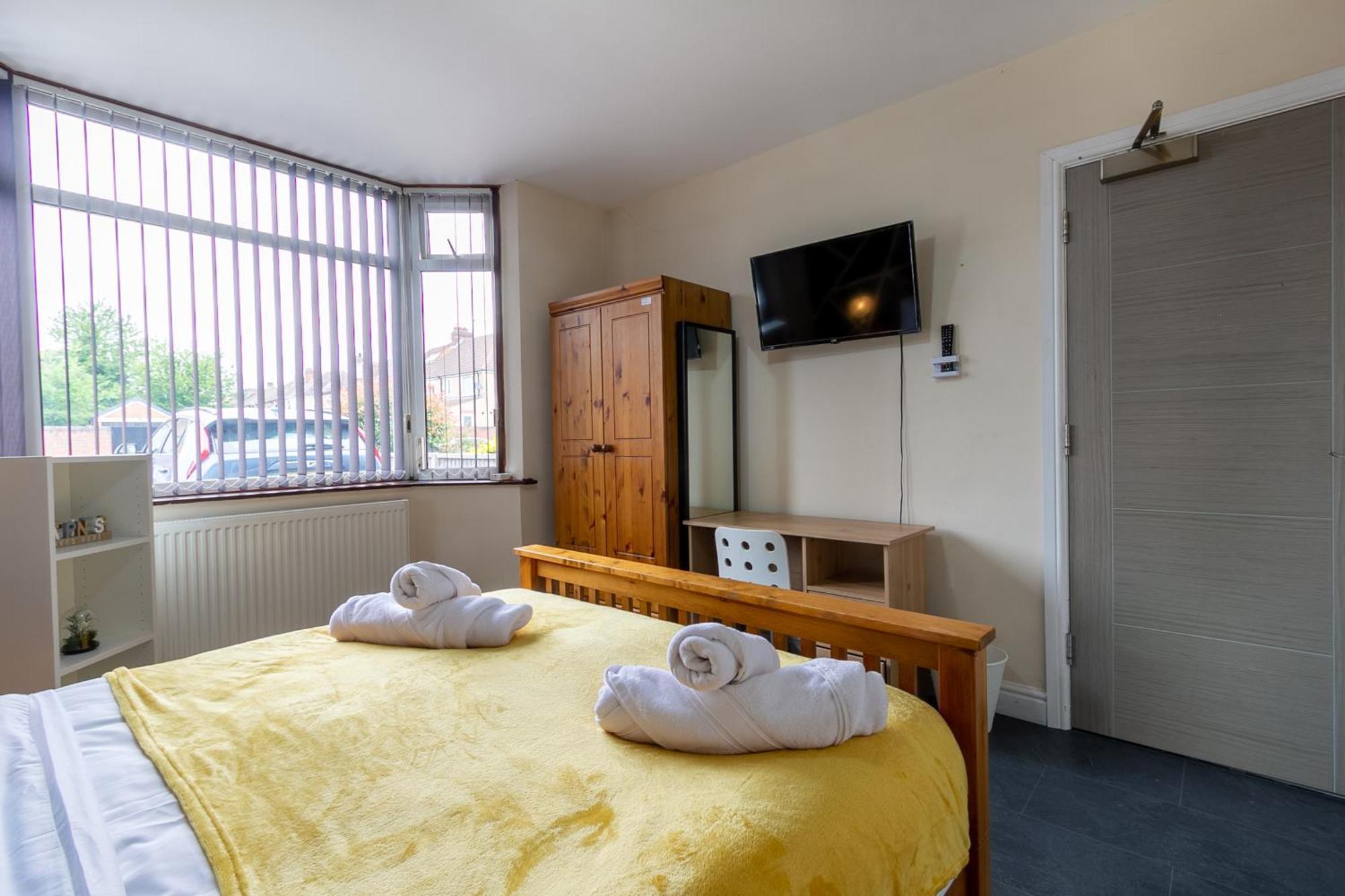 Bathway House - Free Secured Parking And Wifi Apartment Ковънтри Екстериор снимка