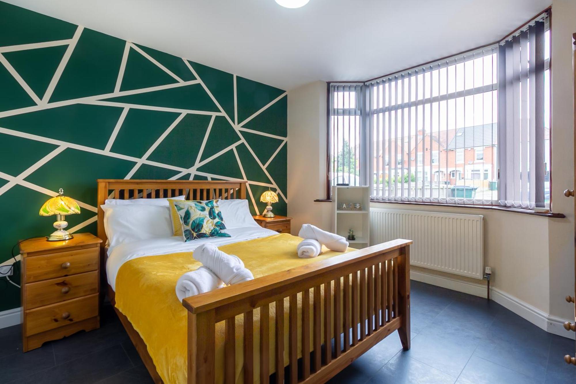 Bathway House - Free Secured Parking And Wifi Apartment Ковънтри Екстериор снимка