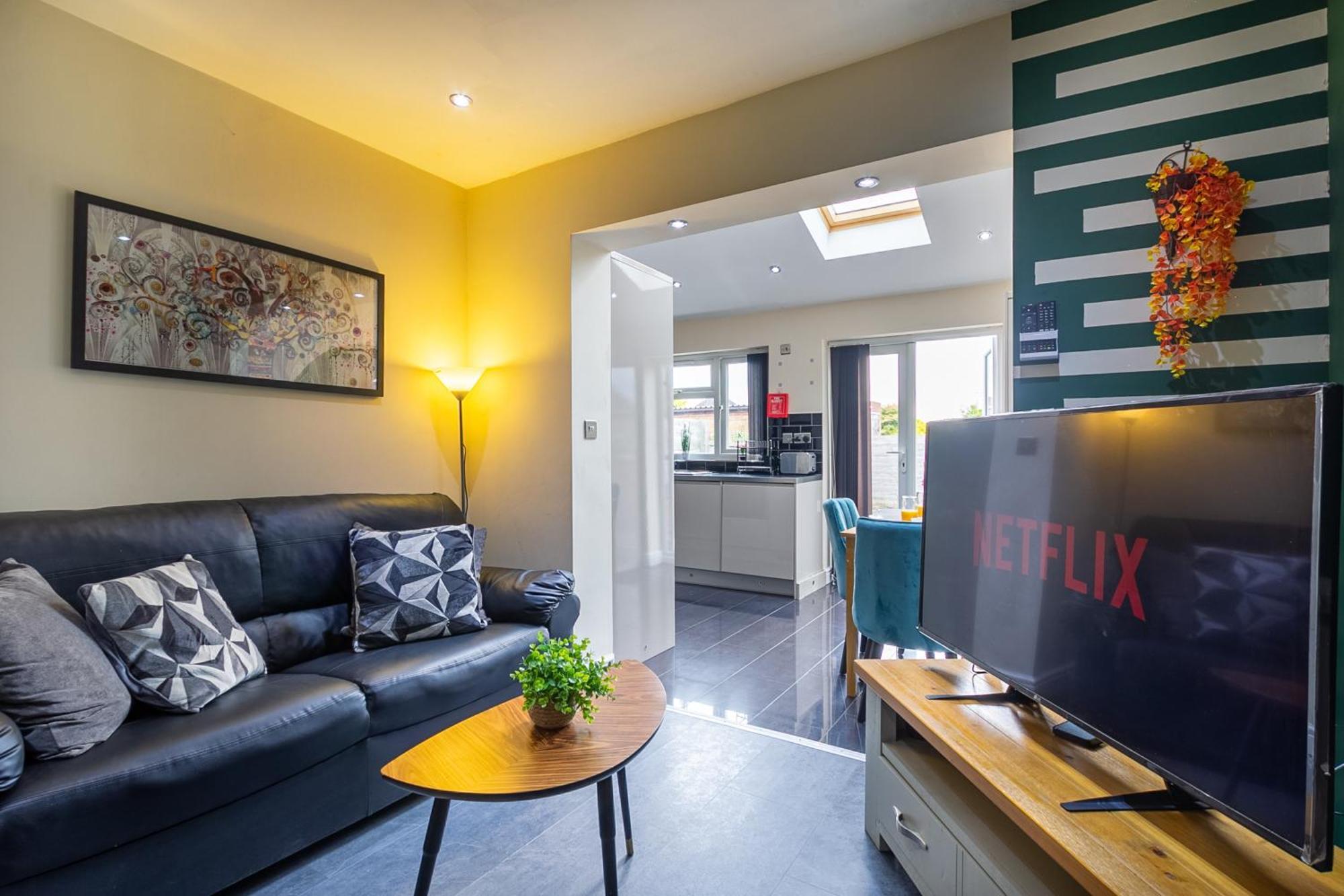 Bathway House - Free Secured Parking And Wifi Apartment Ковънтри Екстериор снимка