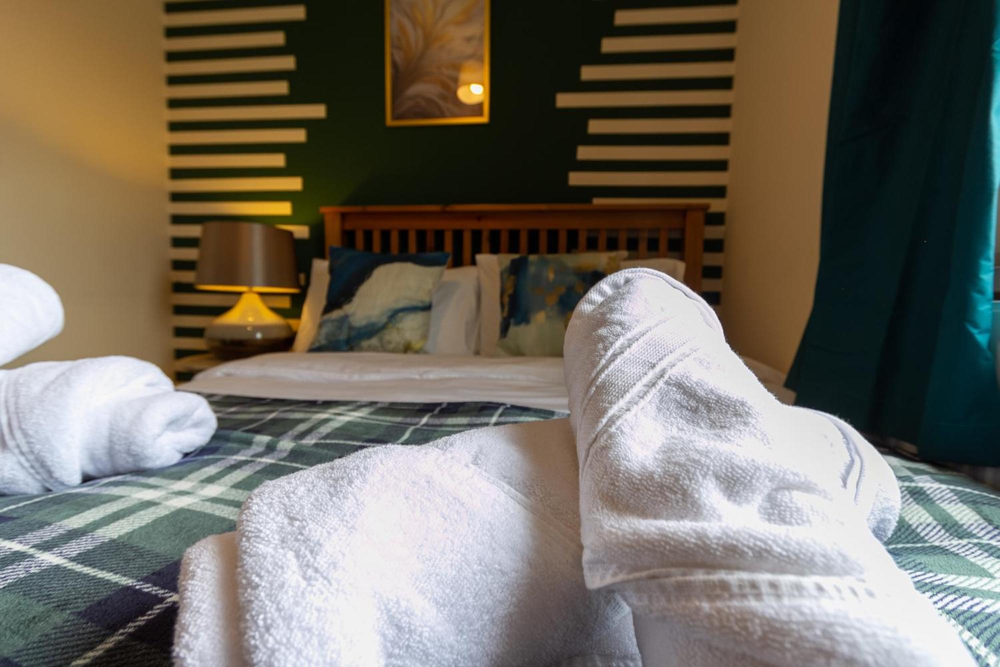 Bathway House - Free Secured Parking And Wifi Apartment Ковънтри Екстериор снимка