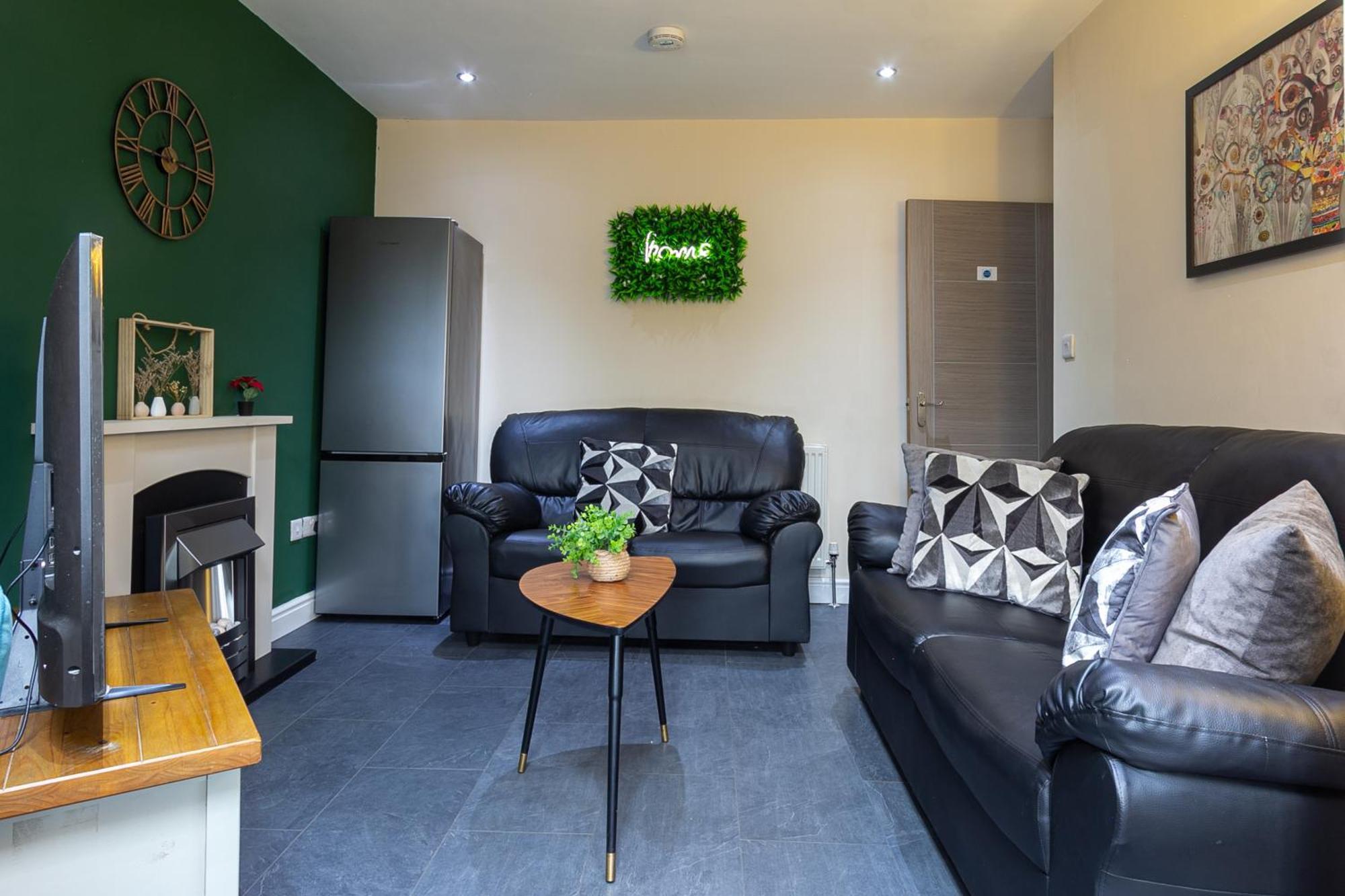 Bathway House - Free Secured Parking And Wifi Apartment Ковънтри Екстериор снимка