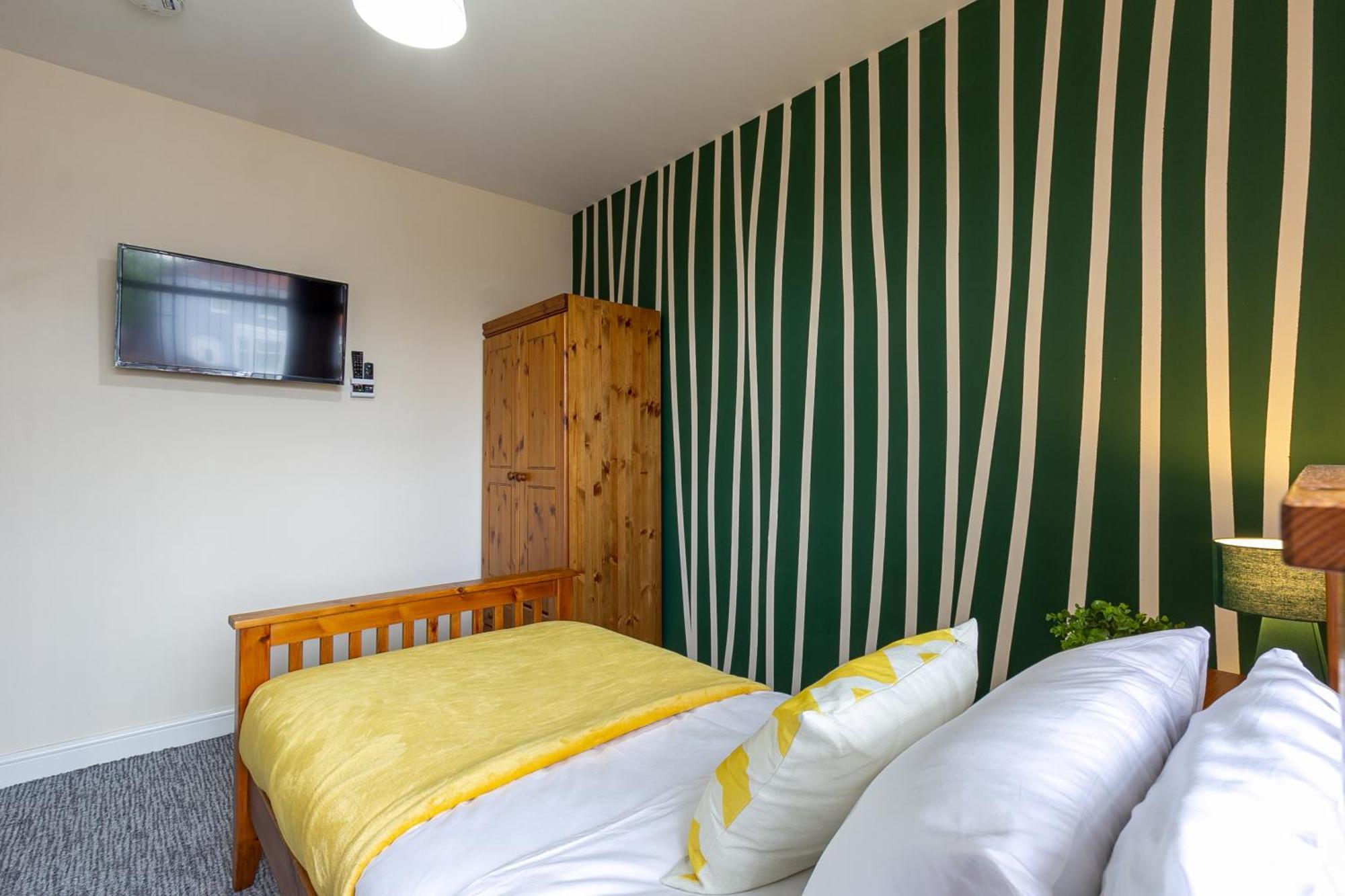 Bathway House - Free Secured Parking And Wifi Apartment Ковънтри Екстериор снимка