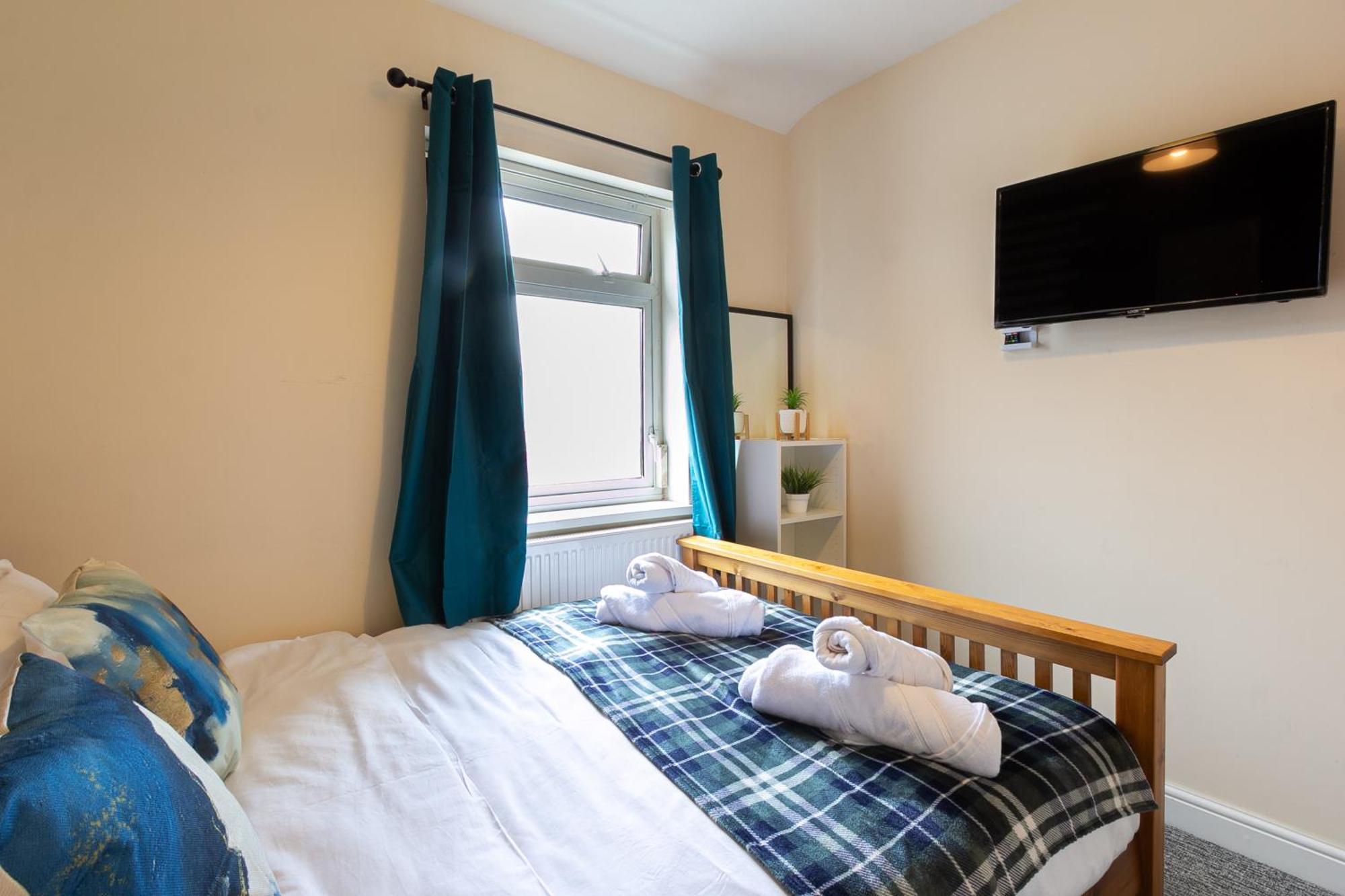 Bathway House - Free Secured Parking And Wifi Apartment Ковънтри Екстериор снимка